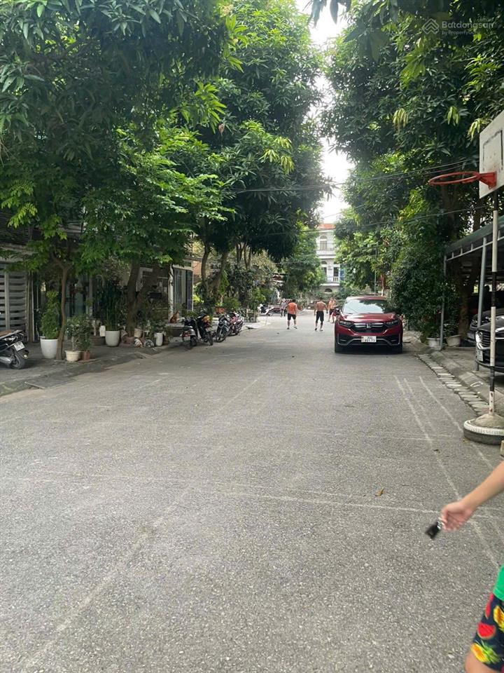 Cho thuê kho xưởng rộng đẹp ngõ lớn tải 10 tấn đỗ cửa kho 170m2 ngọc thuỵ , hà nội. giá 13tr