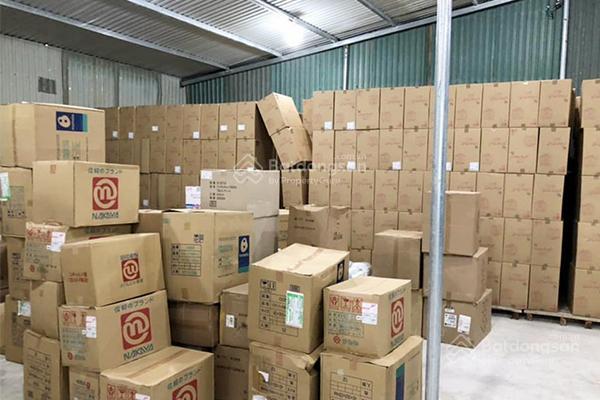 Cho thuê kho xưởng rộng đẹp ngõ lớn tải 10 tấn đỗ cửa kho 170m2 ngọc thuỵ , hà nội. giá 13tr
