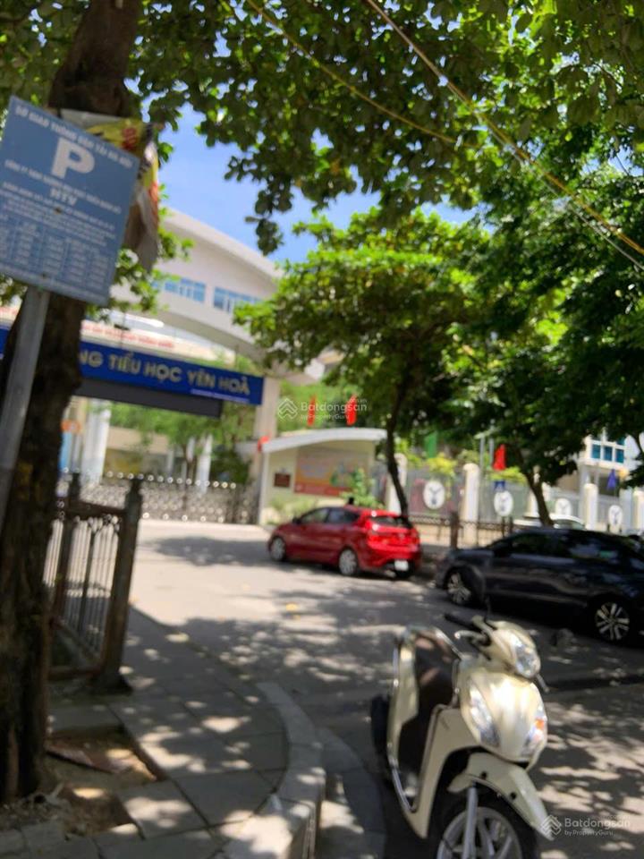 Cho thuê kho xưởng đẹp hạ yên quyết, 135m² + 30m² gác sép = dtsd 155m². tải 2,5 tấn đỗ cửa 15,5tr