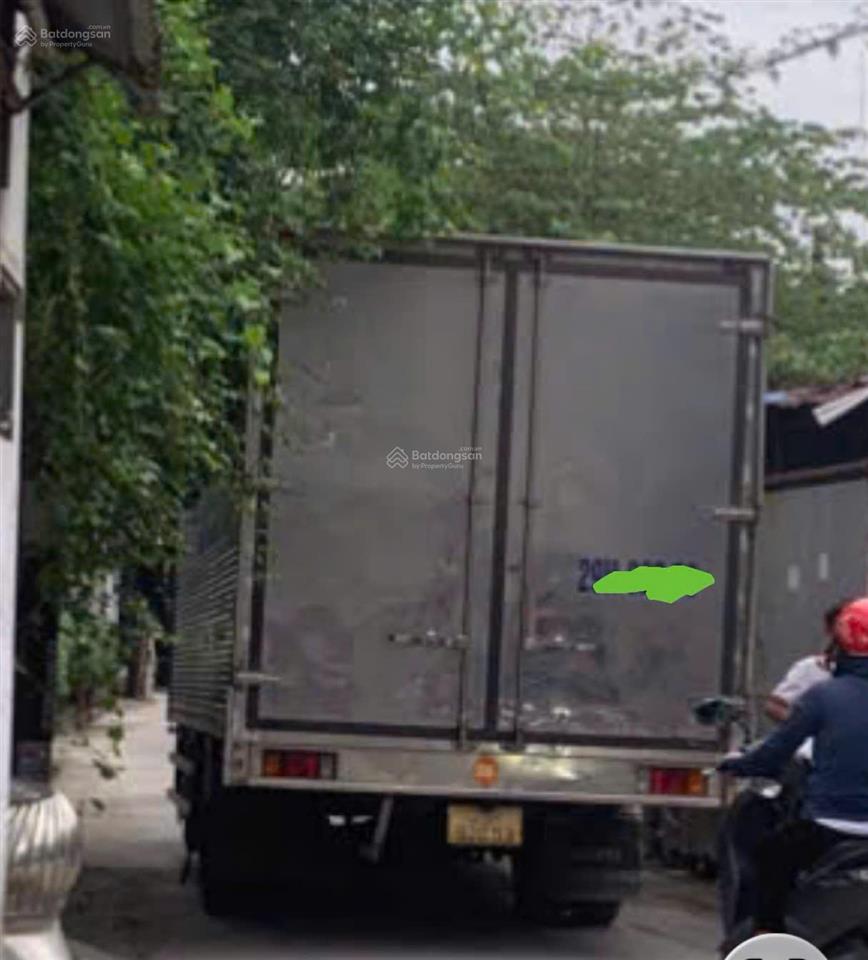 Cho thuê kho xưởng đẹp hạ yên quyết, 135m² + 30m² gác sép = dtsd 155m². tải 2,5 tấn đỗ cửa 15,5tr