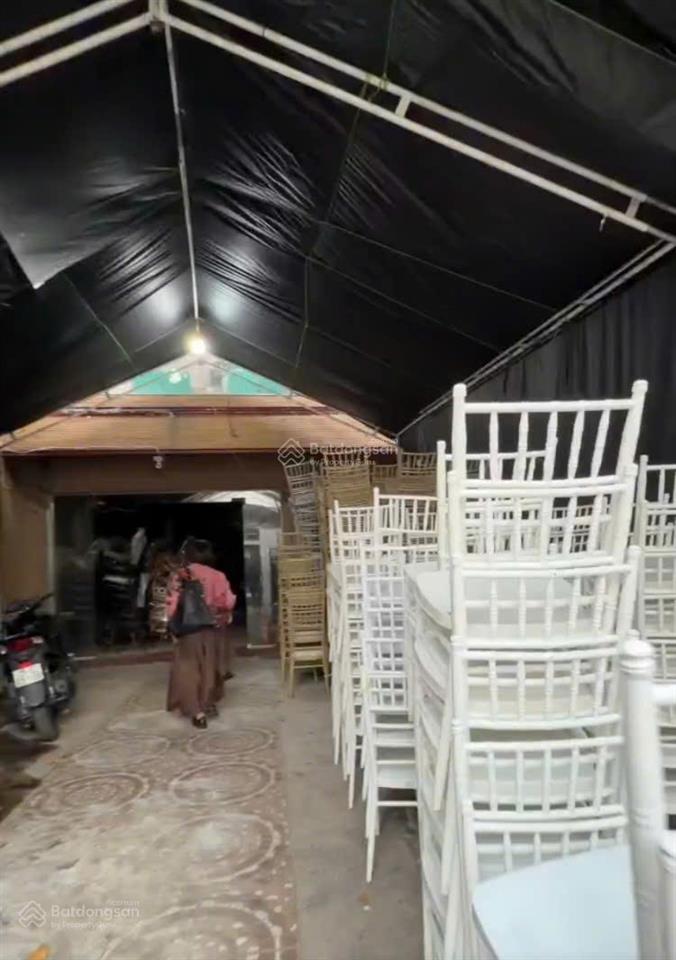 Cho thuê kho, kd, vp, sạch đẹp rộng 220m2 mặt đường tải 2,5 tấn đỗ cửa, ngõ đường âu cơ, 21tr