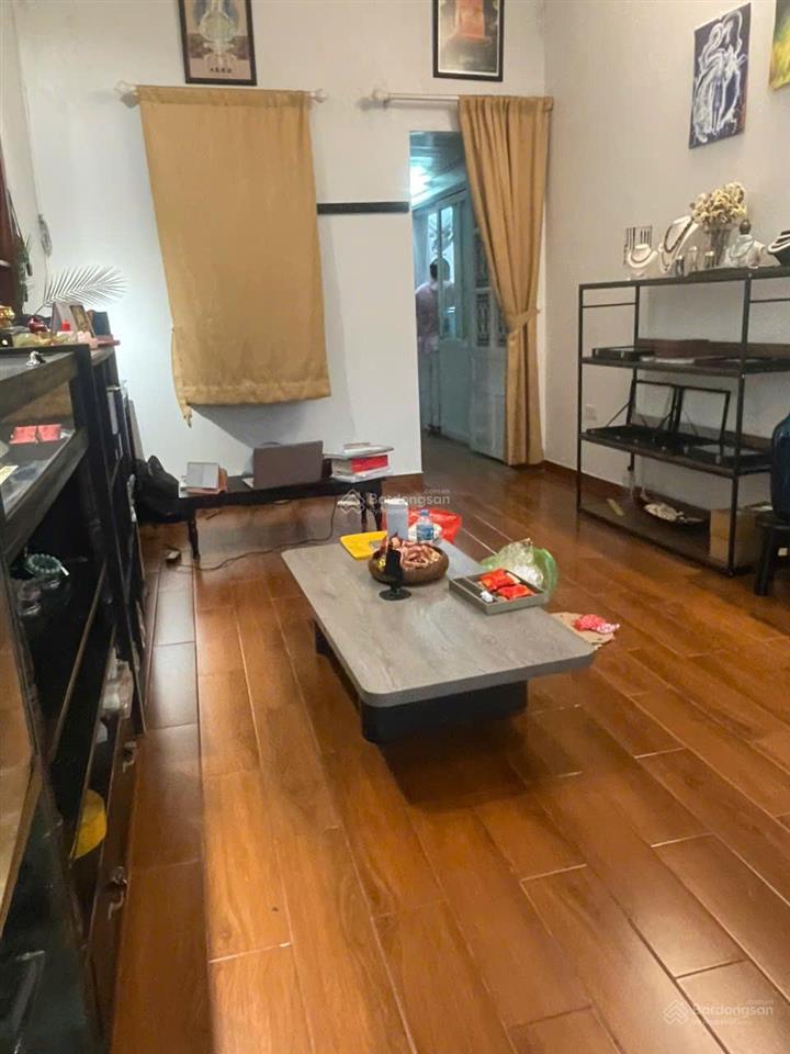 Cho thuê nhà riêng biệt 40m2 x 2 tầng, cánh mặt phố phó đức chính 10m kd online, gđ ở. 10tr