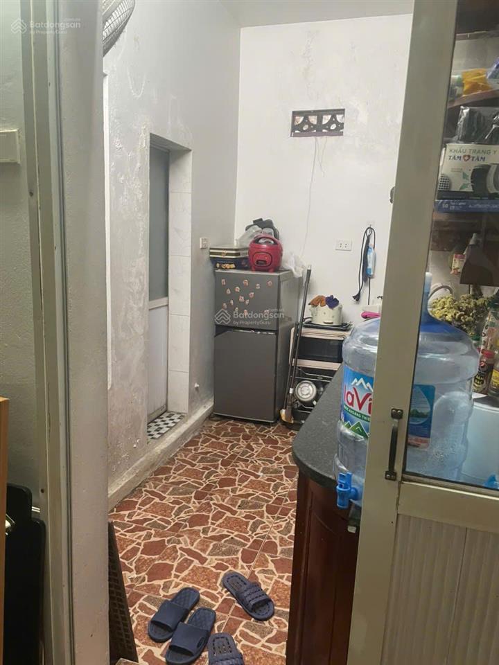 Cho thuê nhà riêng biệt 40m2 x 2 tầng, cánh mặt phố phó đức chính 10m kd online, gđ ở. 10tr