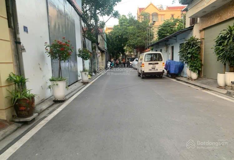 Cho thuê kho sạch đẹp rộng mặt đường ngõ lớn 02 ô tô tránh nhau phố tư đình, thông sàn đẹp, 17tr