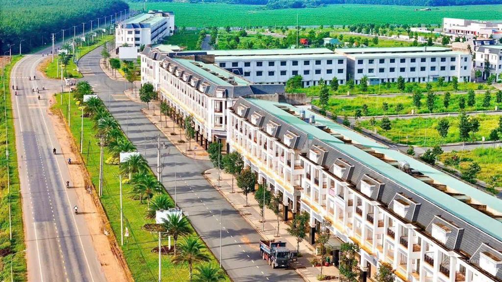 Đất nền, nhà phố mt đường dt769 bình sơn, long thành giá 18,9tr/m2 shr  0906 720 ***