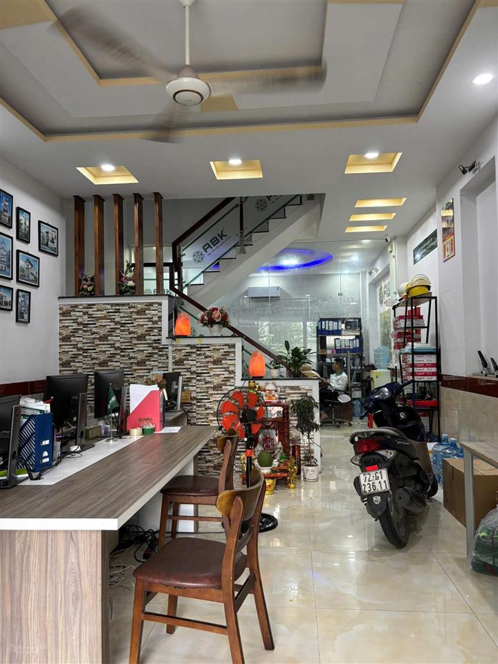 Cần bán gấp căn nhà phố khu hiệp thành city 1 trệt 2 lầu 1 tum diện tích 5x17 4pn + 5wc, giá ưu đãi