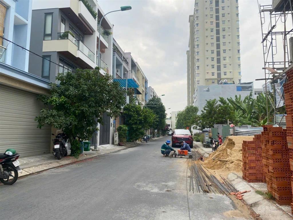 Cần bán gấp căn nhà phố khu hiệp thành city 1 trệt 2 lầu 1 tum diện tích 5x17 4pn + 5wc, giá ưu đãi