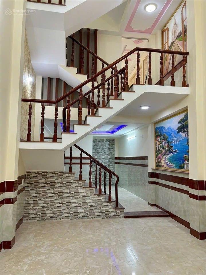 Cho thuê nhà hẻm xe hơi, sơn sửa mới vào ở ngay 9tr/tháng
