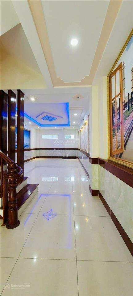 Cho thuê nhà hẻm xe hơi, sơn sửa mới vào ở ngay 9tr/tháng
