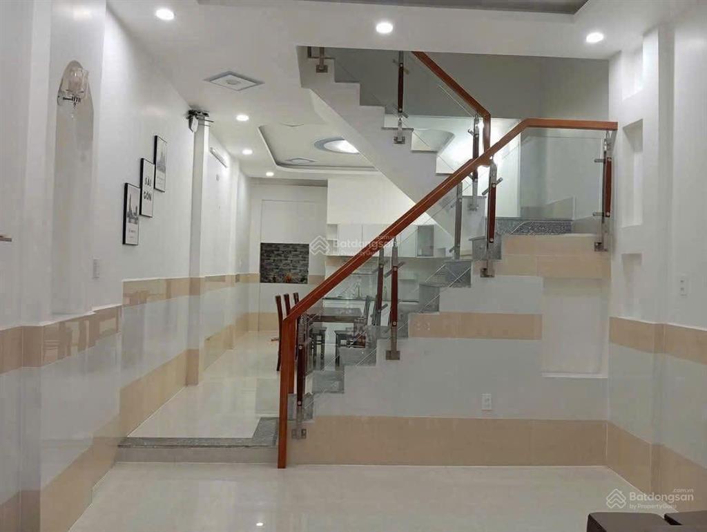 Cho thuê nhà trung mỹ tây, 1 trệt 1 lầu ở ngay giá 7,5tr / tháng  0907 828 ***