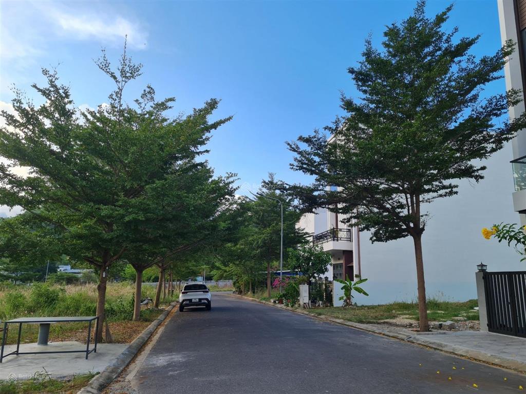 Bán đất biệt thự chân núi cô tiên  hoàng phú nha trang