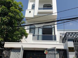 Nhà 1 trệt 3 lầu 4x20m, mặt tiền đường nhựa thông gần chợ đầu mối hóc môn