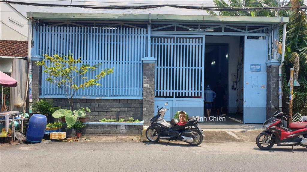 Nhà kho sử dụng 450m2 mặt đường nhựa 10m, 1/phan văn hớn gần trường trung cơ sở xuân thới thượng