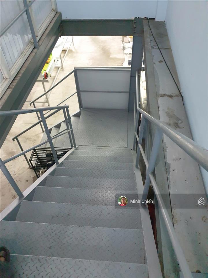 Nhà kho sử dụng 450m2 mặt đường nhựa 10m, 1/phan văn hớn gần trường trung cơ sở xuân thới thượng