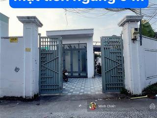 Nhà sân vườn 9x21m, hẻm xe hơi song hành vào vài bước, giáp thị trấn hóc môn nay là xã hóc môn