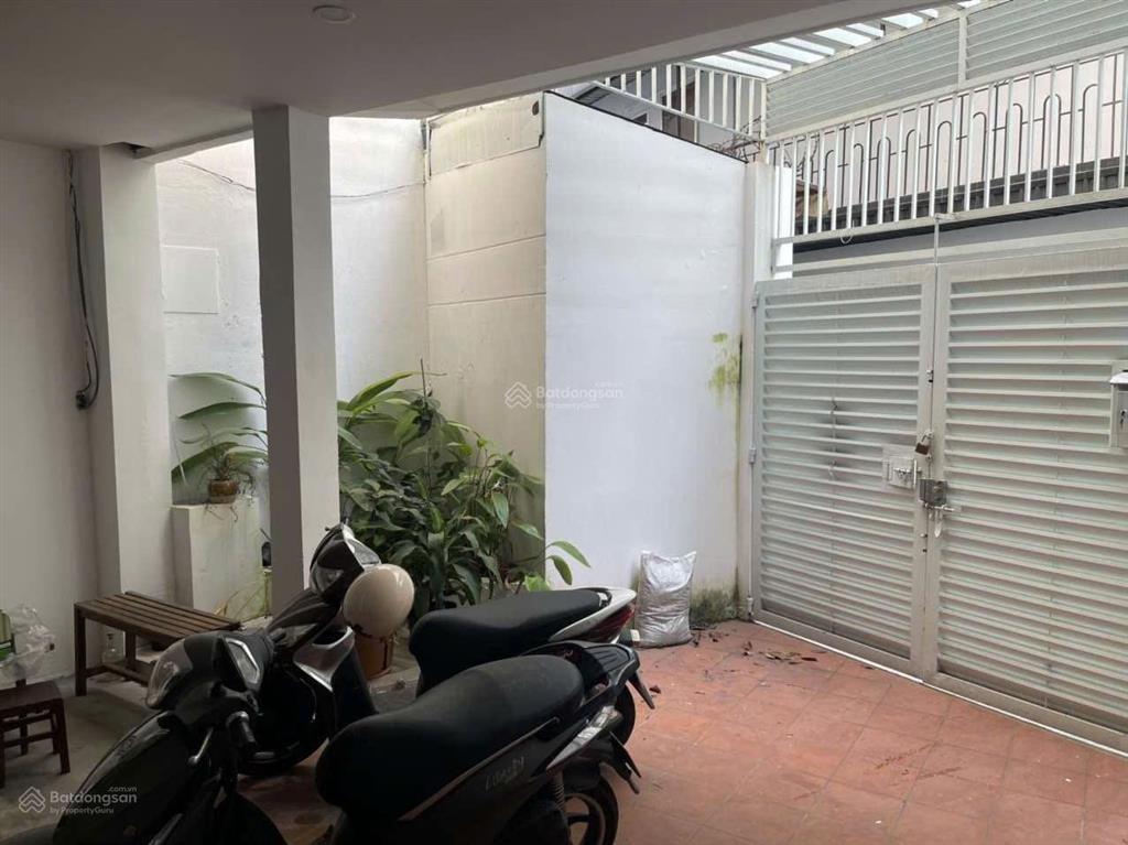 Nhà 3 tầng cách 1 căn ra ngay mặt tiền bùi thị xuân, quận 1  dt 5 x 14m nở hậu 6.4m  giá 25 tỷ tl