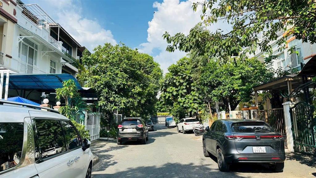 Bán bt hưng thái, 31,9 tỷ, 129,5m2, 4pn, 4wc, q7, tp.hcm