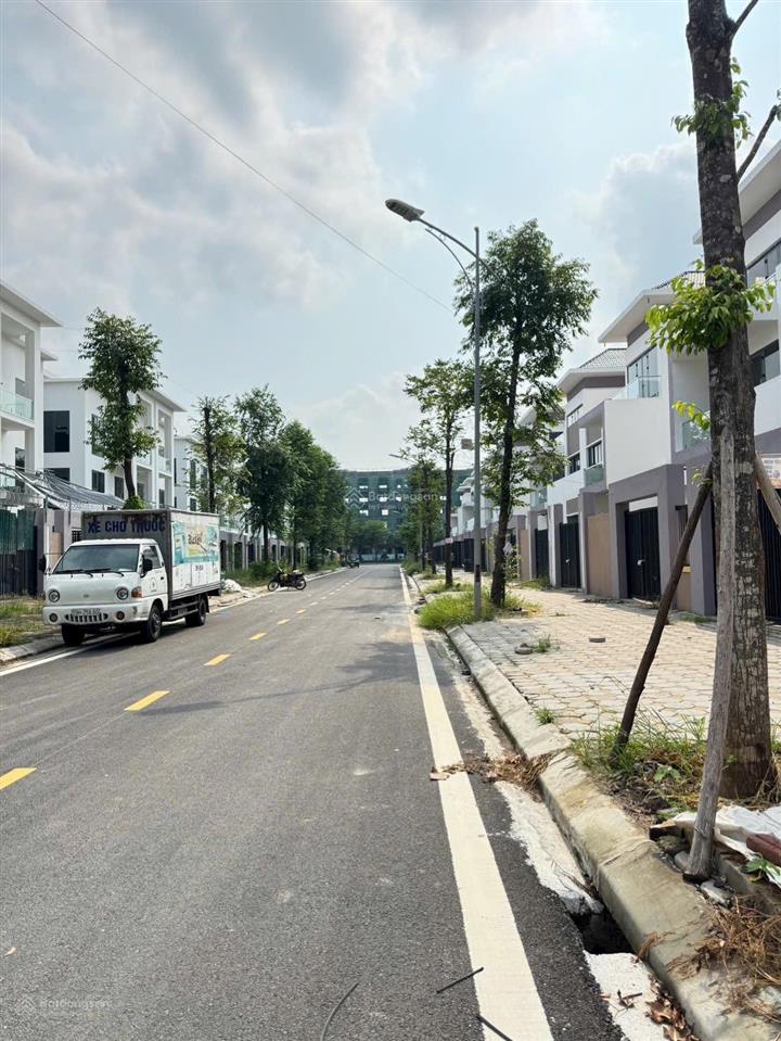 Cho thuê biệt thự 280m2 mặt thoáng tại a2.3 kđt thanh hà