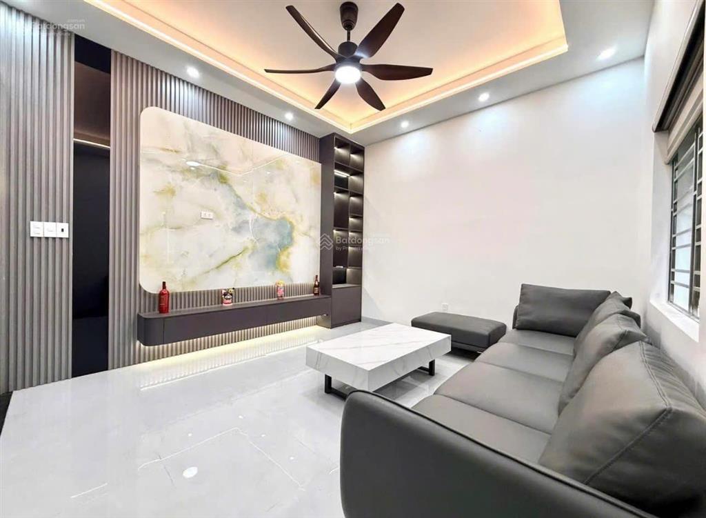 Bán nhà 50m 4 tầng, lô góc 2 mặt thoáng, ôtô đỗ trong nhà, độc lập, giáp aeon mall thiên lôi