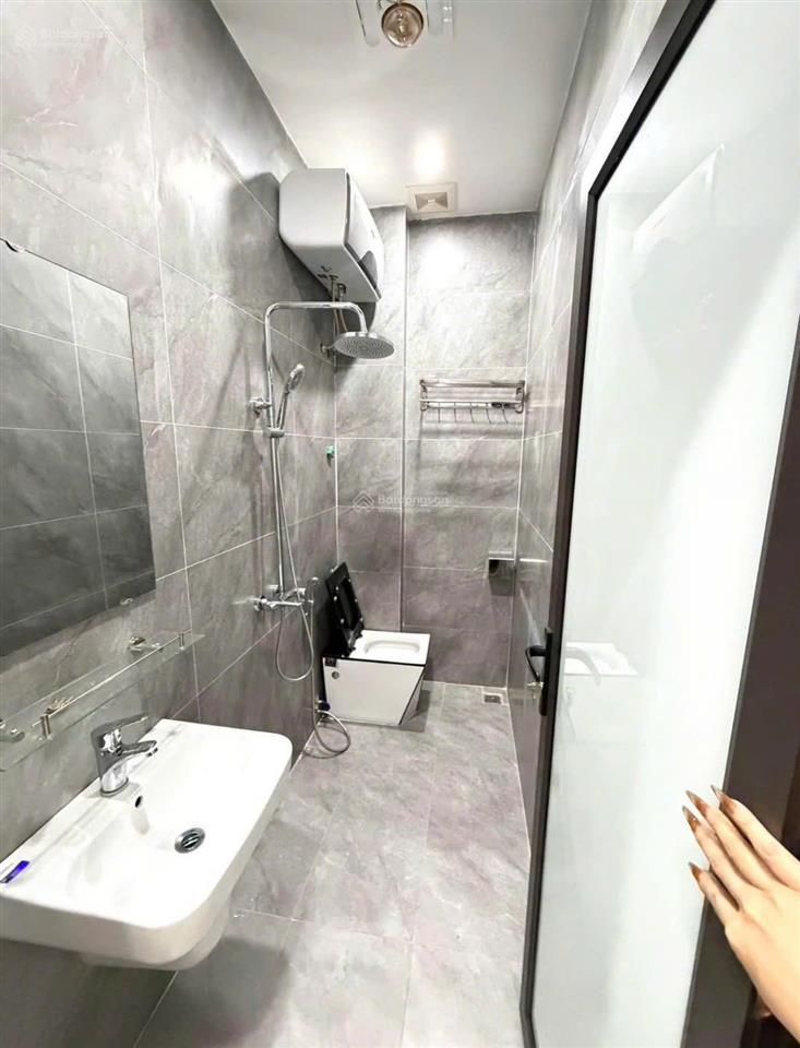 Bán nhà 50m 4 tầng, lô góc 2 mặt thoáng, ôtô đỗ trong nhà, độc lập, giáp aeon mall thiên lôi