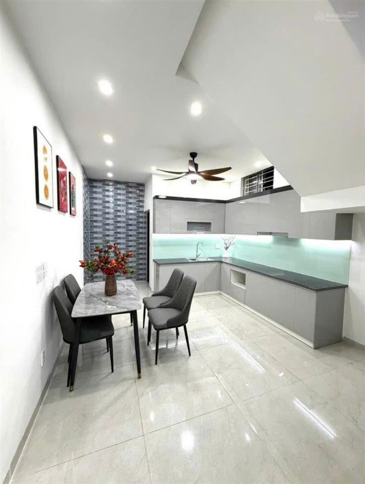 Bán nhà 50m 4 tầng, lô góc 2 mặt thoáng, ôtô đỗ trong nhà, độc lập, giáp aeon mall thiên lôi