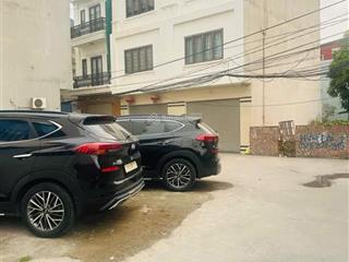 Nhà 3,5 tầng sân cổng riêng, ô tô cách nhà 10m. di chuyển 5 phút ra aeon mall