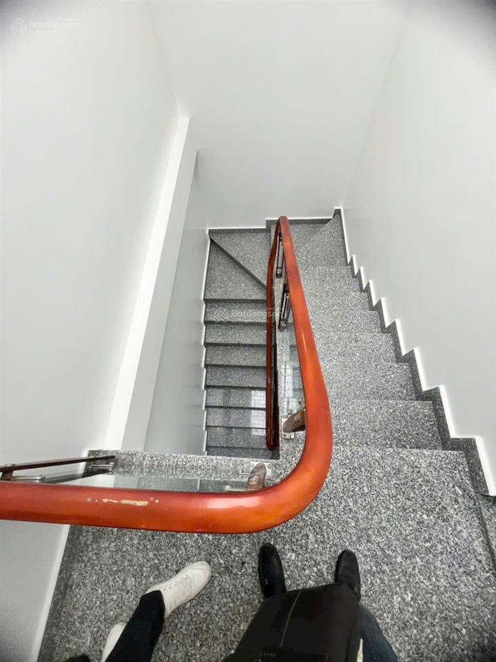 Hàng siêu hiếm phân khúc mặt ngõ oto tránh nhau tại lê chân