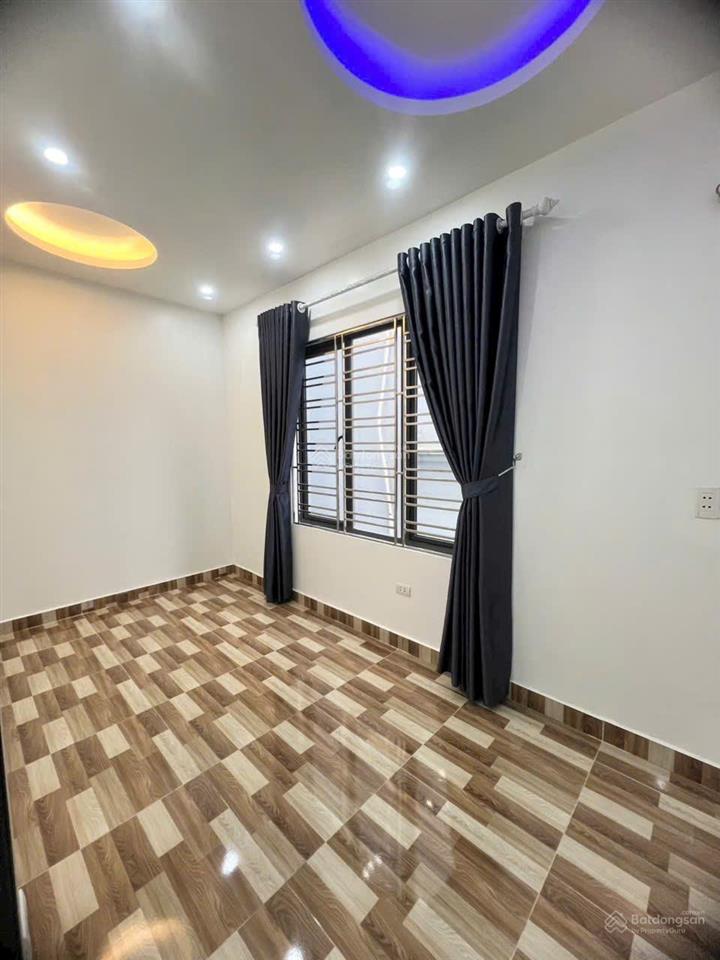 Hàng siêu hiếm phân khúc mặt ngõ oto tránh nhau tại lê chân