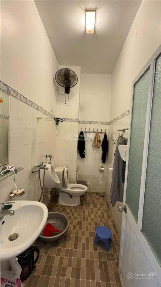 Mặt phố nguyễn công hoà  kinh doanh sầm uất  vỉa hè rộng nhà ở luôn