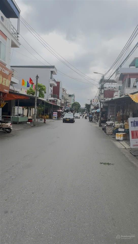 Bán nhà mặt đường đồng hòa, cách ngã 6 quán trữ 100m.  ngay 0977 030 ***
