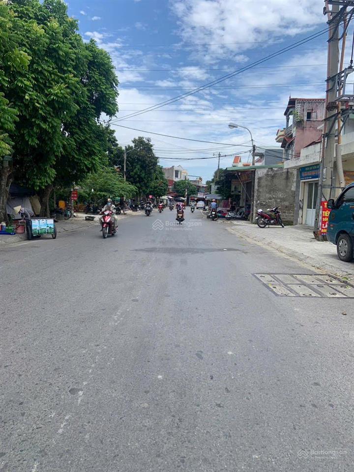 Bán nhà mặt đường đồng hòa, cách ngã 6 quán trữ 100m.  ngay 0977 030 ***