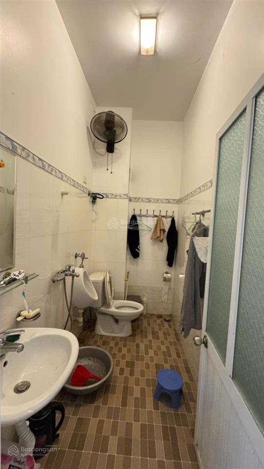 Mặt phố nguyễn công hoà  kinh doanh sầm uất  vỉa hè rộng nhà ở luôn