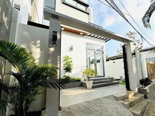 Bán căn nhà xây dựng kiểu villa đẹp xinh tại võ cạnh  vĩnh trung  nha trang. dt 90m2