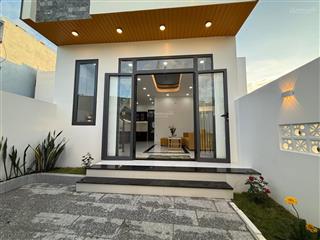 Bán nhà 2 tầng mới vĩnh trung, nha trang
* cách đường 23/10 chỉ 150m, gần siêu thị mega 0905 081 ***