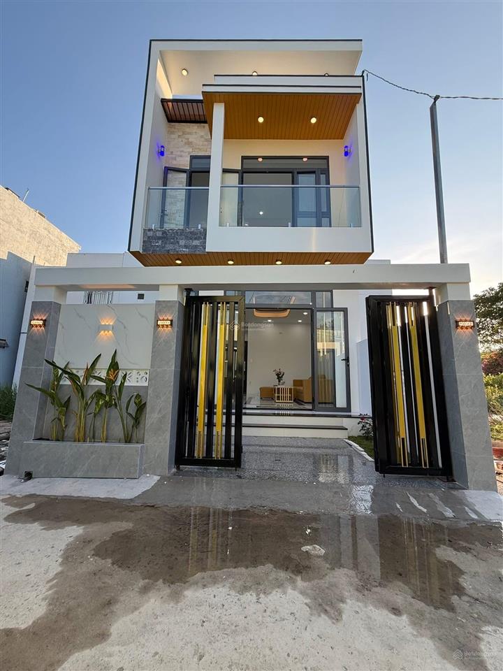 Bán nhà 2 tầng mới vĩnh trung, nha trang
* cách đường 23/10 chỉ 150m, gần siêu thị mega 0905 081 ***
