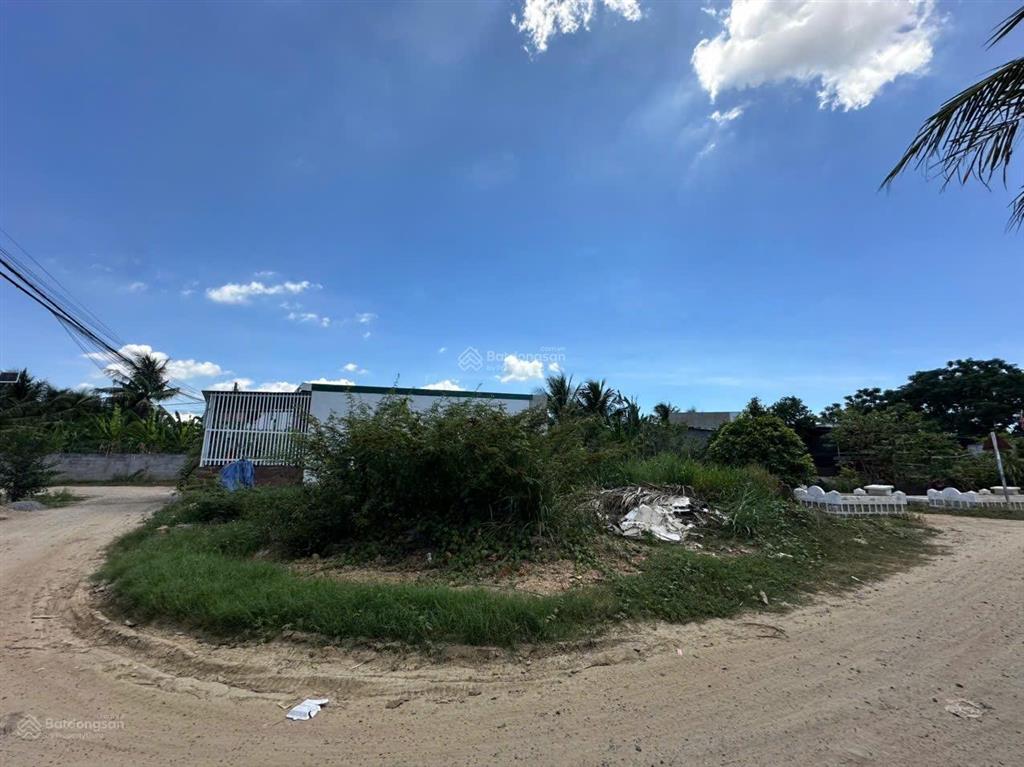 Cần bán lô góc 2 mặt tiền tại diên phú gần chùa thiên phước. dt 94,9m2 ngang 5,7m (85m2 thổ)