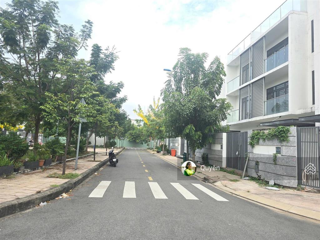 Bán nhà góc 2 mặt tiền  giá 35 tỷ  dt 8x18m  đường vũ tông phan p.an phú q2 kết cấu 3 tầng