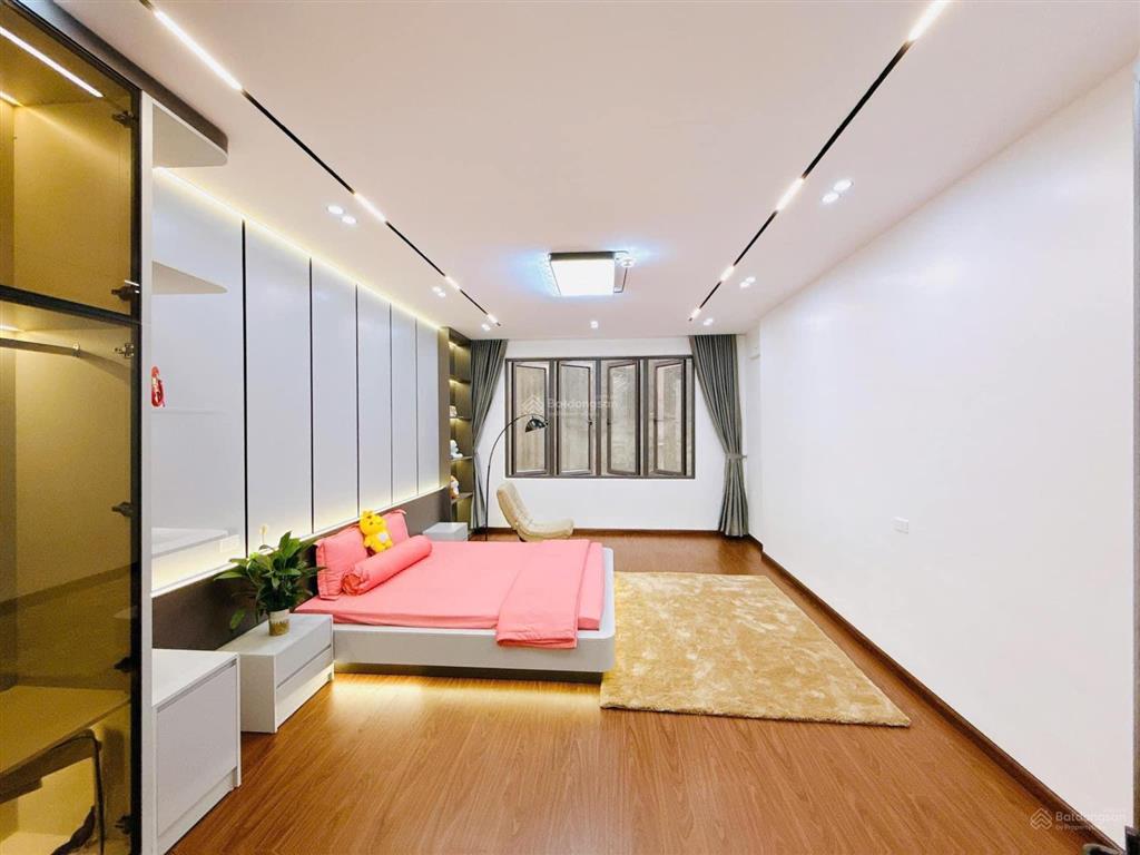 Bán nhà miếu đầm, nam từ liêm 40m2x5t, thang máy, cách ô tô 50m, chỉ 8.68 tỷ.