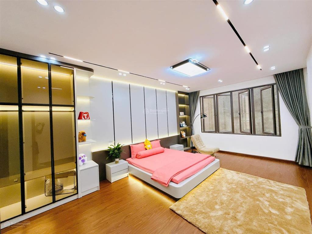 Bán nhà miếu đầm, nam từ liêm 40m2x5t, thang máy, cách ô tô 50m, chỉ 8.68 tỷ.