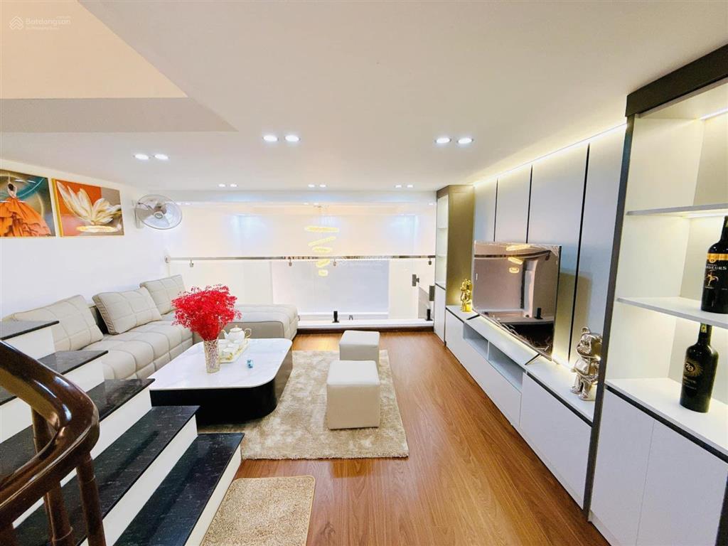 Bán nhà miếu đầm, nam từ liêm 40m2x5t, thang máy, cách ô tô 50m, chỉ 8.68 tỷ.