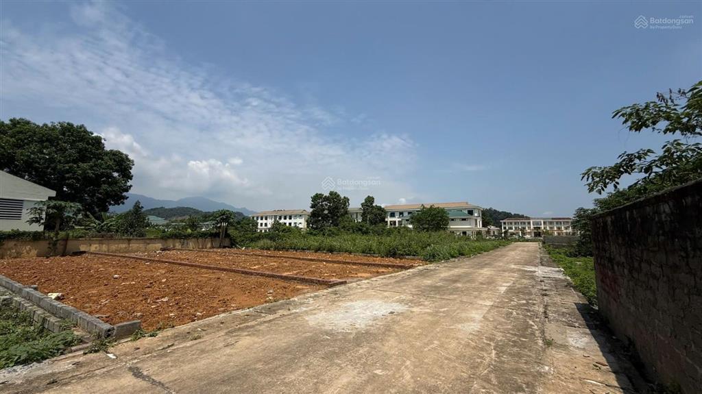 Lô góc 2 mặt tiền hiếm tại hòa lạc!