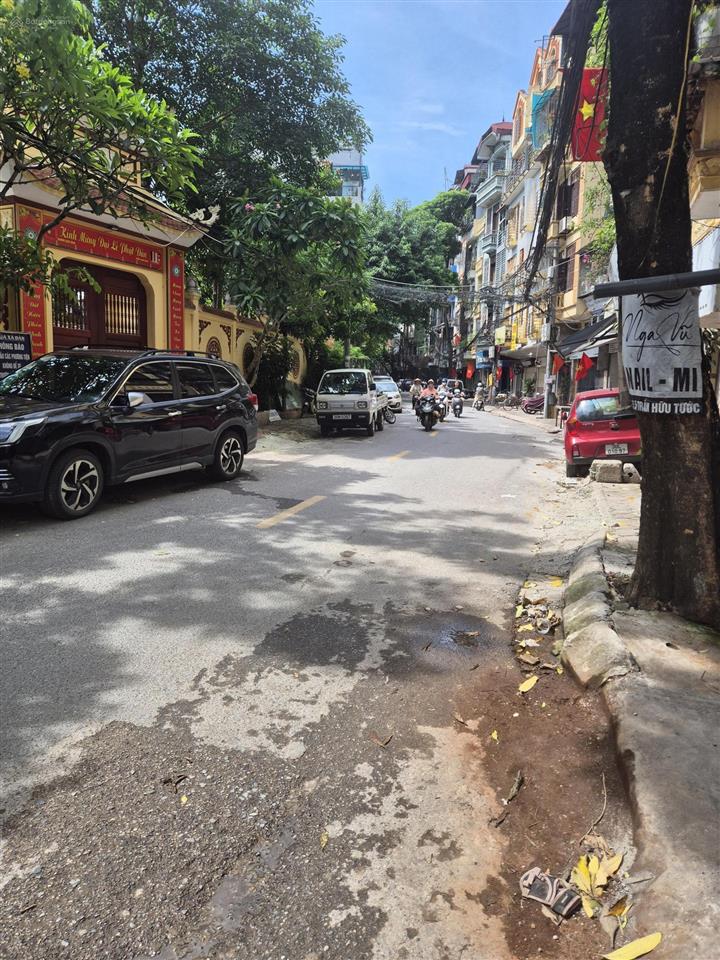 Hàng hot! chỉ 10m ra phố trần hữu tước, 100m ra hồ đắc di  diện tích 25m, mặt tiền 4m.0912 002 ***