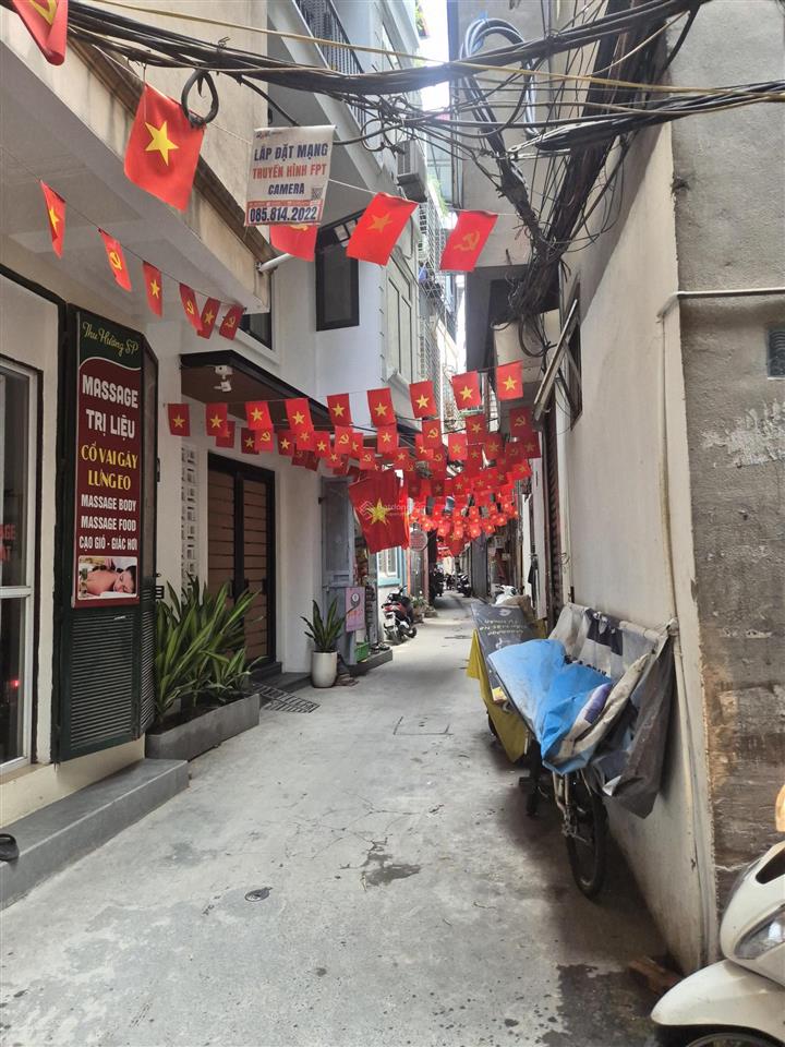 Hàng hot! chỉ 10m ra phố trần hữu tước, 100m ra hồ đắc di  diện tích 25m, mặt tiền 4m.0912 002 ***