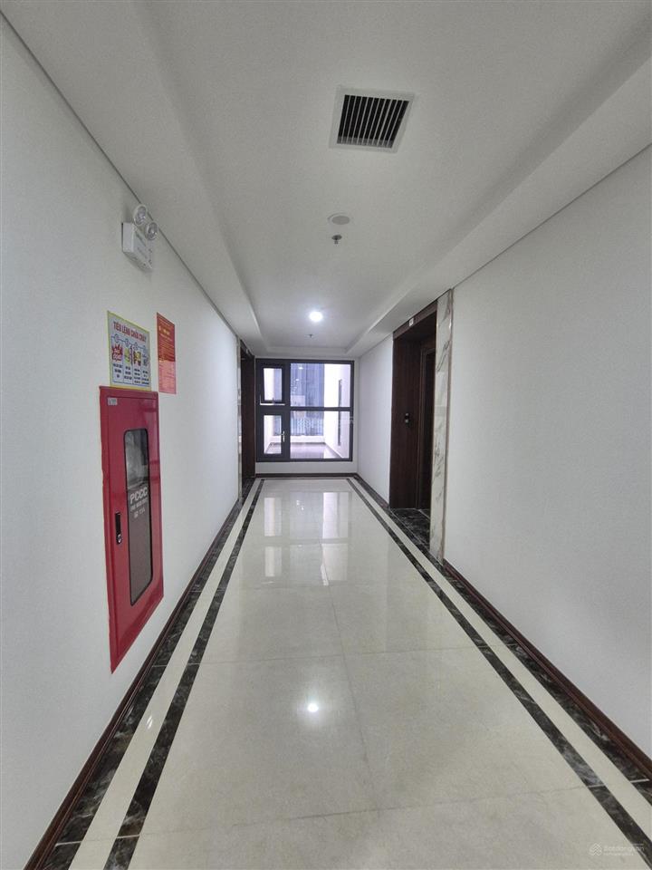 Bán gấp căn 3pn diện tích 104m rosetown 79 ngọc hồi giá chỉ 8 tỷ bao thuế phí.  0912 002 ***