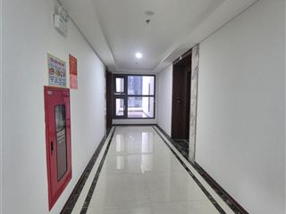 Bán gấp căn 3pn diện tích 104m rosetown 79 ngọc hồi giá chỉ 8 tỷ bao thuế phí.  0912 002 ***