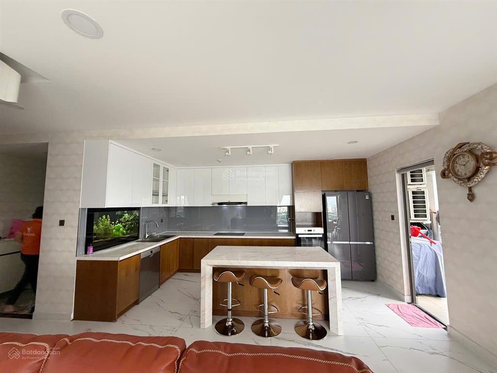 Giá tốt cho thuê c/c quận 6 nội thất đầy đủ 4 phòng ngủ 157,9m2 view đep ở liền gọi 0931 918 ***