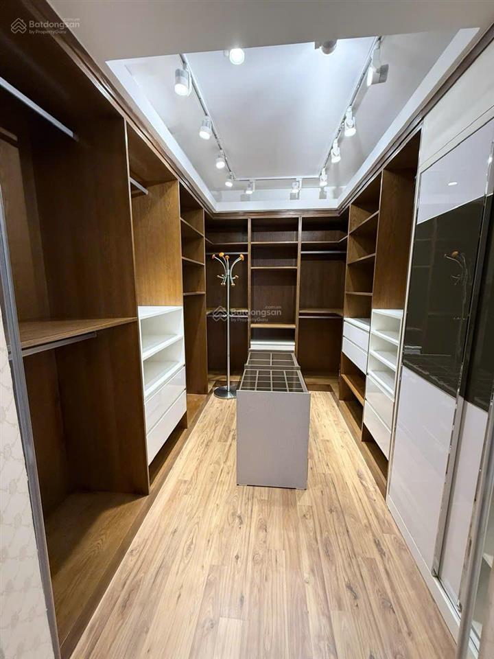 Giá tốt cho thuê c/c quận 6 nội thất đầy đủ 4 phòng ngủ 157,9m2 view đep ở liền gọi 0931 918 ***