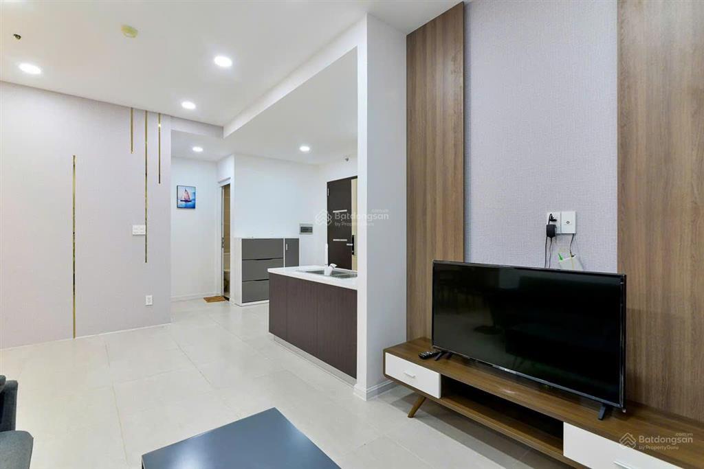 Phòng bql cho thuê c/c xi grand court quận 10 loại 2 phòng ban công view thoáng nhà mới 0931 918 ***