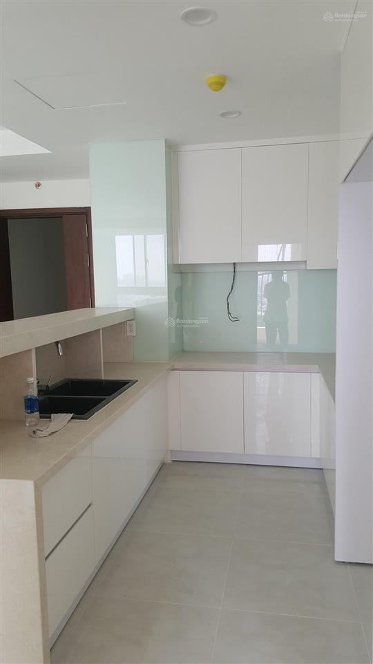 Cho thuê cc quận 6 remax nhà trống ( có máy lạnh rèm ) 94m2 2 phòng 2wc ở được liền  0931 918 ***