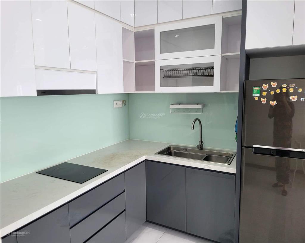 Tôi cần bán căn hộ res 11 quận 11 có sổ hồng loại 2 phòng 2 wc ban công thoáng. gọi 0931 918 ***